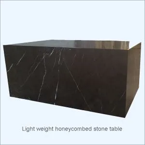 Lekki kamienny stół o strukturze plastra miodu