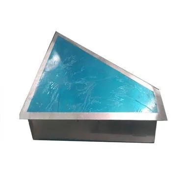 Wewnętrzny pływający zbiornik dachowy o strukturze plastra miodu